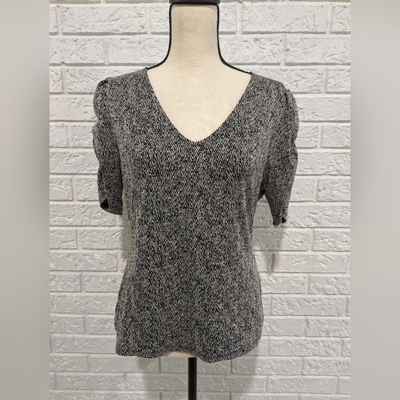 White House Black Market Tops - White House Black Market Tweed looking blouse Size Medium Top New Shirt